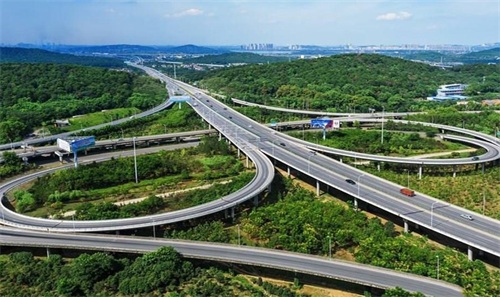 临泉钢筋套筒应用于高速公路